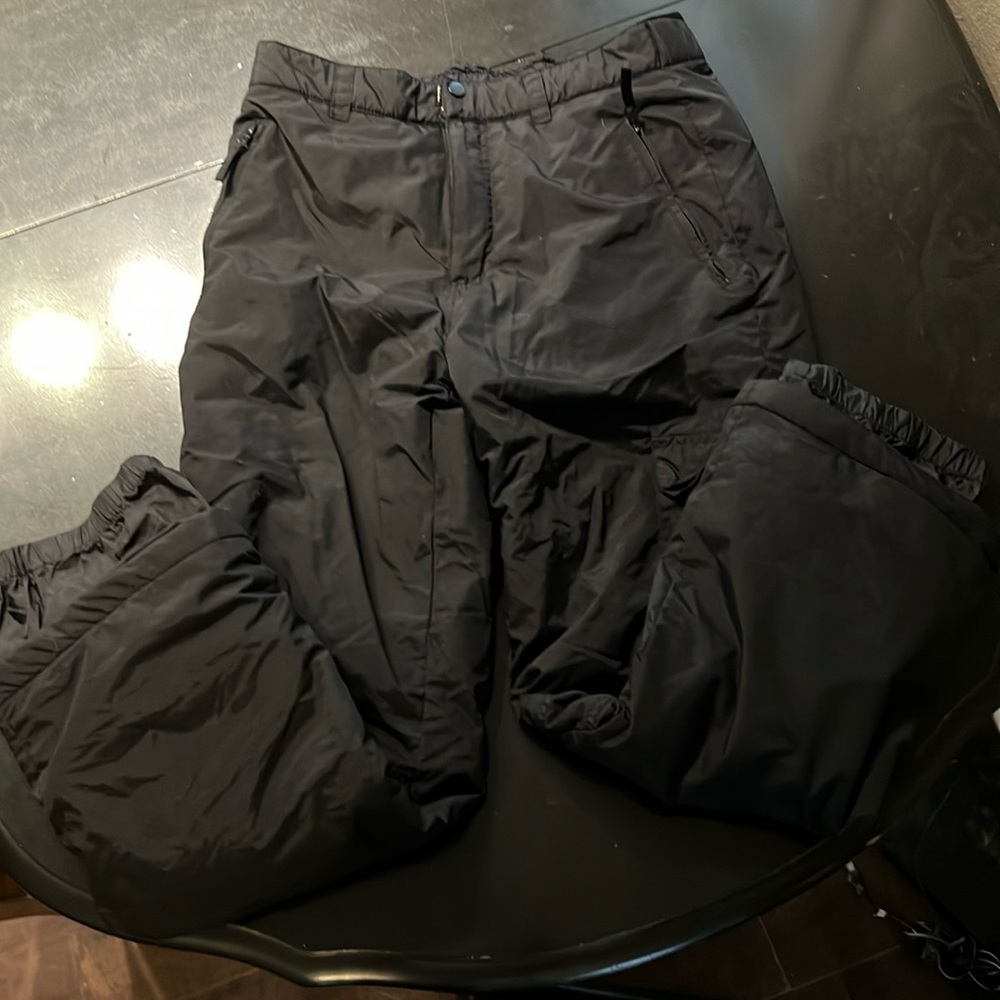 Women’s black ski pants